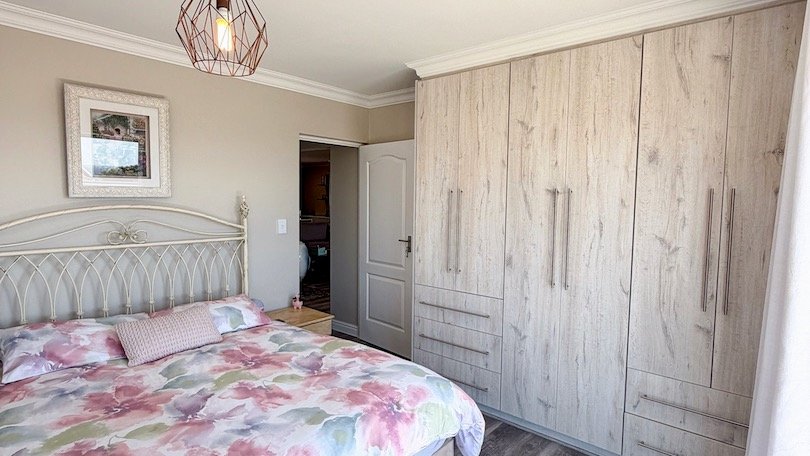 4 Bedroom Property for Sale in Reebok Western Cape